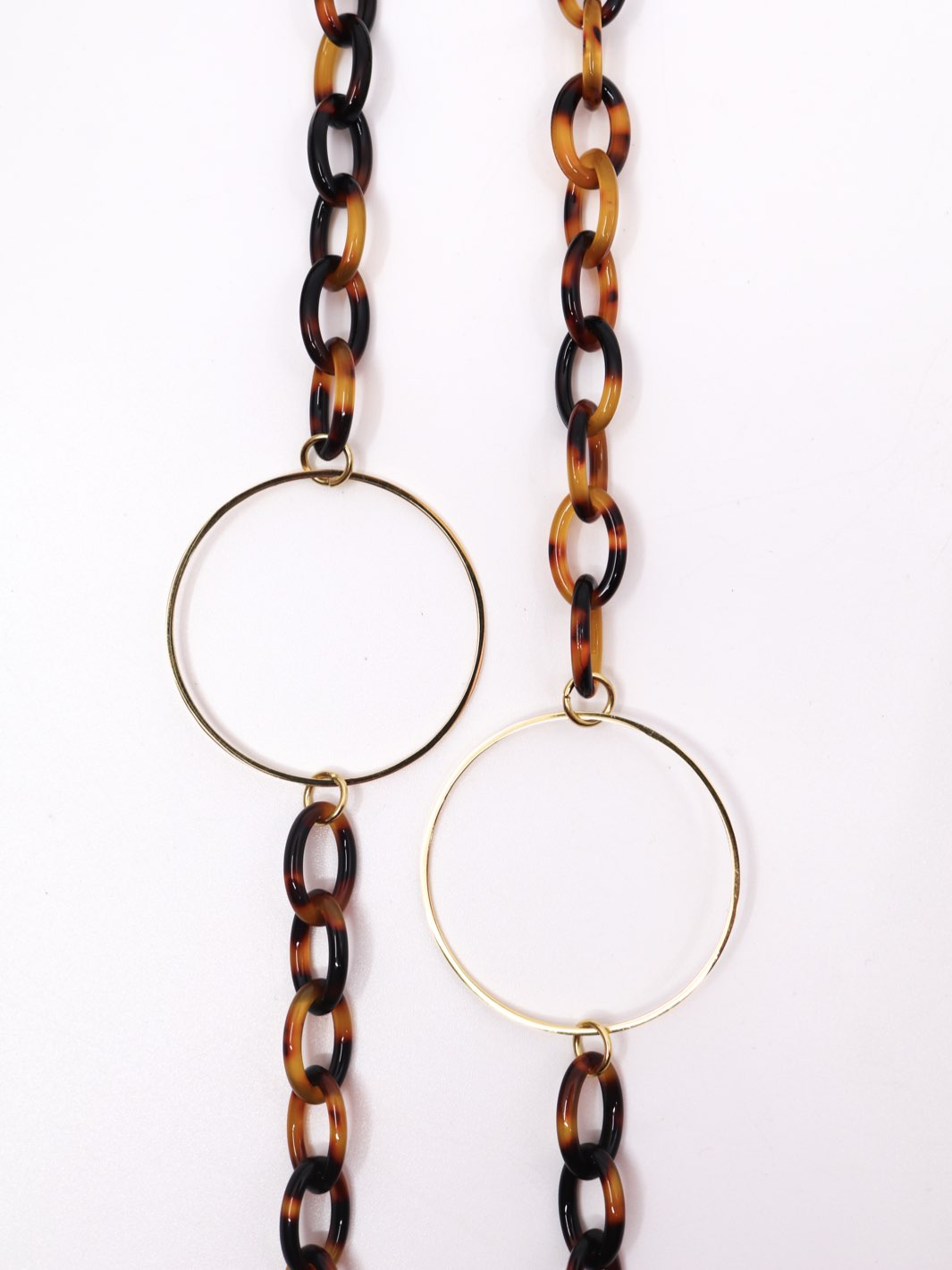 Sally | Chaîne de lunettes de soleil